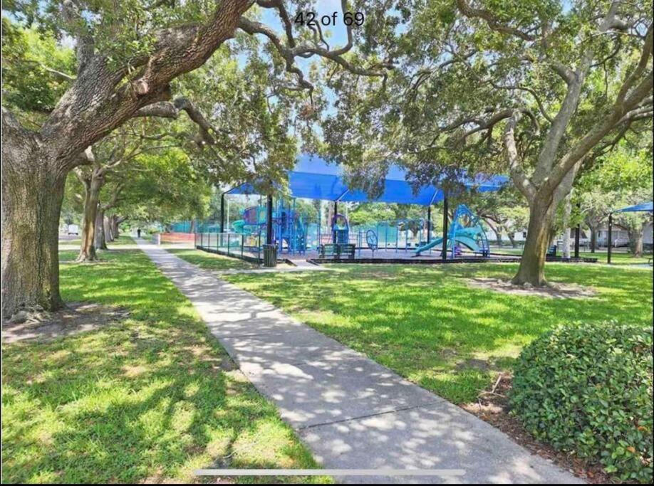 In The Center Of Gulfport, Min Away From The Beach! Sankt Petersburg Exterior foto